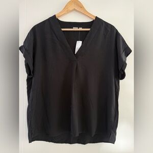BNWT GAP 100% Rayon VNeck Top, size medium.